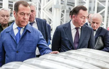 Dmitrij Miedwiediew odwiedza Doświadczalny Zakład Mechaniczny w obwodzie Tula. Rosja, 15 czerwca 2023 r.