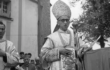 Abp Antoni Baraniak podczas obchodów Tysiąclecia Chrztu Polski w Drohiczynie, 2 października 1966 r. // Fot. NAC