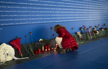 Pomnik ofiar zamachu bombowego na dworcu kolejowym Atocha. Madryt, 11 marca 2024 r. // Fot. Bernat Armangue / AP / East News
