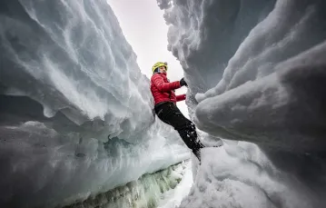 Naukowcy badają skalę topnienia lodowców na Antarktyce. 18 lutego 2024 r.  / fot. Sebnem Coskun / ANADOLU / EAST NEWS