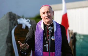 Biskup Andrzej Jeż. Limanowa, 18 sierpnia 2022 r. // Fot. Sylwia Penc / Agencja Wyborcza.pl