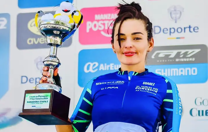 Estefanía Herrer z nagrodą Tour Femenino de Colombia 2024 // Fot. Anderson Bonilla 