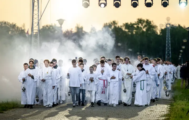 Ministranci na Ogólnopolskich Spotkaniach Młodych w Lednicy, czerwiec 2024 r. // Fot. Karol Porwich / East News