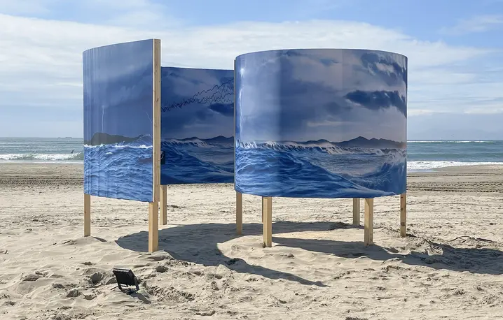 Instalacja "Changing room". Sea Art Festival 2025. Busan, Korea Południowa // Fot. Diana Lelonek / archiwum prywatne