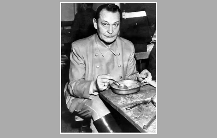 Herman Göring w więzieniu w Norymberdze / domena publiczna