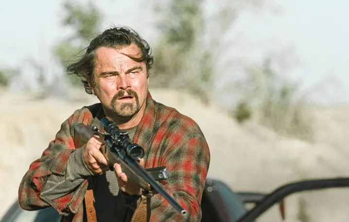 Leonardo DiCaprio jako Bob Ferguson w filmie „Jedna bitwa po drugiej” // Warner Bros. Pictures / materiały prasowe