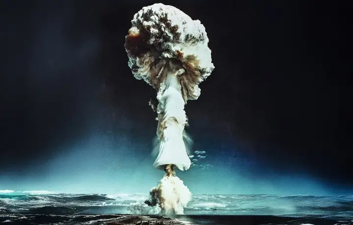 Francuski test nuklearny na atolu Mururoa. Południowy Pacyfik, czerwiec 1970 r. / Fot. AP / EAST NEWS