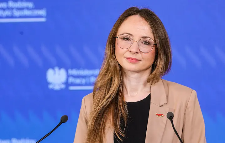 Ministra rodziny, pracy i polityki społecznej Agnieszka Dziemianowicz-Bąk // Fot. Pawel Wodzyński / East News