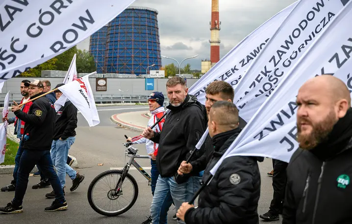 Manifestacja zwiazkowców z Jastrzębskiej Spółki Węglowej. Jastrzębie Zdrój, 14 października 2025 r. // Fot. Grzegorz Celejewski / Agencja Wyborcza.pl