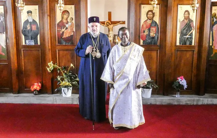 Nowo wyświęcona diakonisa Angelic Molene i metropolita Serafim, kościół św. Nektariosa w Harare, Zimbabwe, 2 maja 2024 r. // Fot. Annie Frost / St. Phoebe Center for the Deaconess / materiały prasowe 