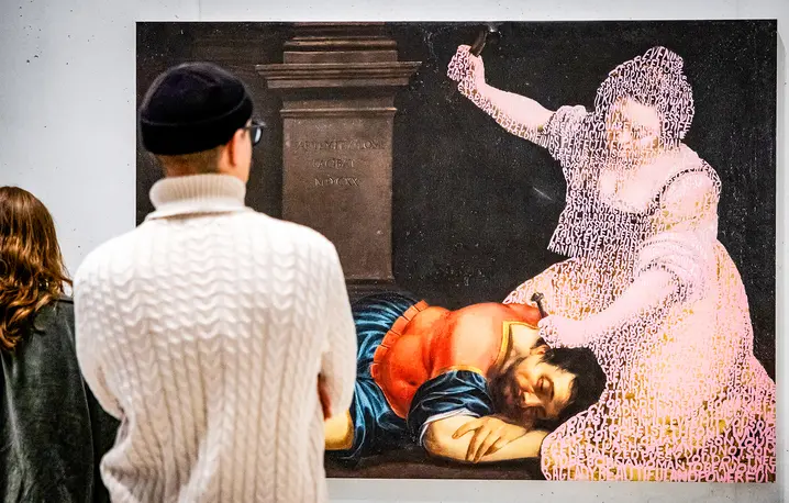 Widok wystawy, Betty Tompkins, "Kobiety słowa (Artemisia Gentileschi #2)", 2024, dzięki uprzejmości Betty Tompkins i P·P·O·W, New York // Fot. Alicja Szulc / MSN 