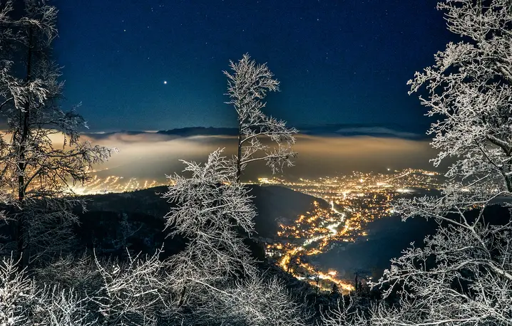 Beskidy, widok z Szyndzielni, grudzień 2025 r. // Fot. Filozofgrecki / Adobe Stock