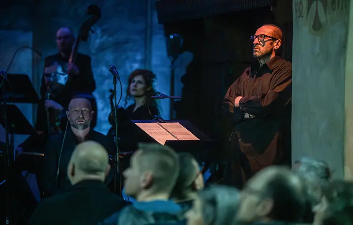 Zbigniew Preisner na koncercie „Requiem dla mojego przyjaciela”, w trzydziestą rocznicę śmierci Krzysztofa Kieślowskiego. Bielsko-Biała, 13 marca 2026 r. // Fot. Lucjusz Cykarski // Bielskie Centrum Kultury