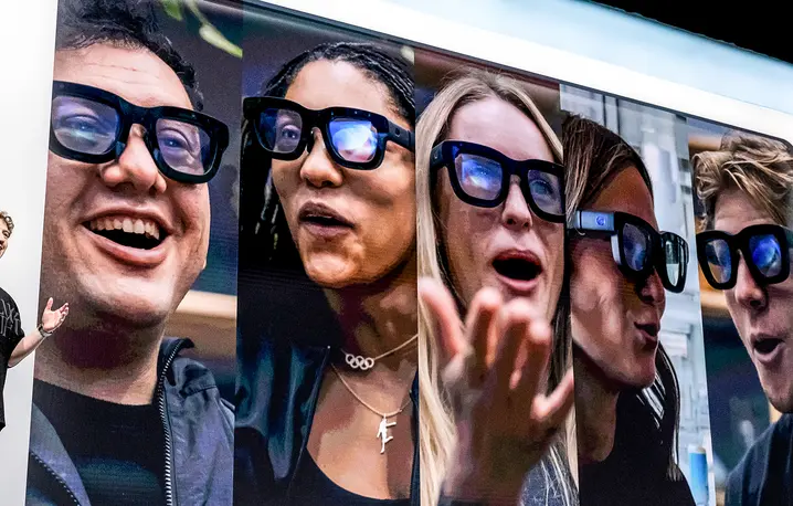 Mark Zuckerberg podczas corocznej konferencji Meta Connect, podczas której zaprezentowano m.in. nowy model okularów rozszerzonej rzeczywistości, Menlo Park (Kalifornia), 25 września 2024 r. // Fot. David Paul Morris / Bloomberg / Getty Images