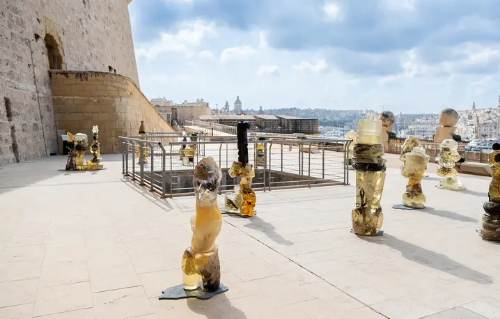 Victor Sonna „Holy Rollers – Time Landscape”, 2020-2025 r., Fort St Angelo, Il-Birgu // // Heritage Malta / Malta Biennale 2026