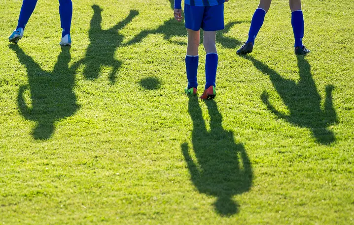 Trening piłki nożnej dla dzieci na boisku Orlik. Gdańsk, czerwiec 2017 r. // Fot. Wojciech Stróżyk / REPORTER