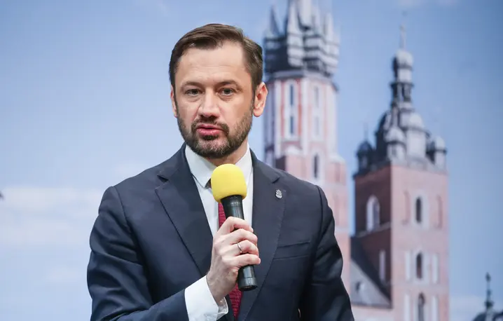 Aleksander Miszalski na spotkaniu z mieszkańcami dzielnicy Stare Miasto w Krakowie, 17 marca 2026 r. // Fot. Jakub Włodek / Agencja Wyborcza.pl
