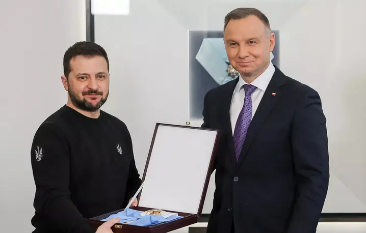 Wołodymyr Zełenski odbiera Order Orła Białego od prezydenta Andrzeja Dudy. Warszawa, 5 kwietnia 2023 r. // Fot. Grzegorz Jakubowski / materiały prasowe KPRP