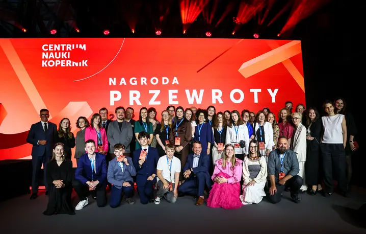 Laureaci i finaliści Nagrody Przewroty 2026 // fot. Centrum Nauki Kopernik/Anita Walczewska EastNews