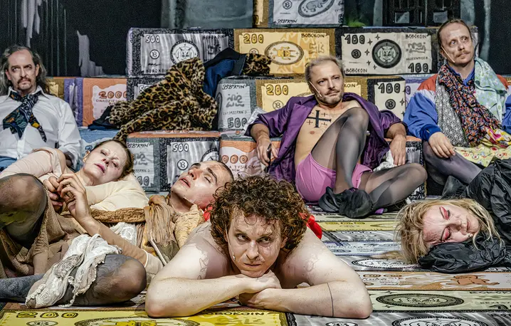 Spektakl „Hamlet”, reż. Kamil Białaszek, Teatr Powszechny // Fot. Magda Hueckel / Teatr Powszechny