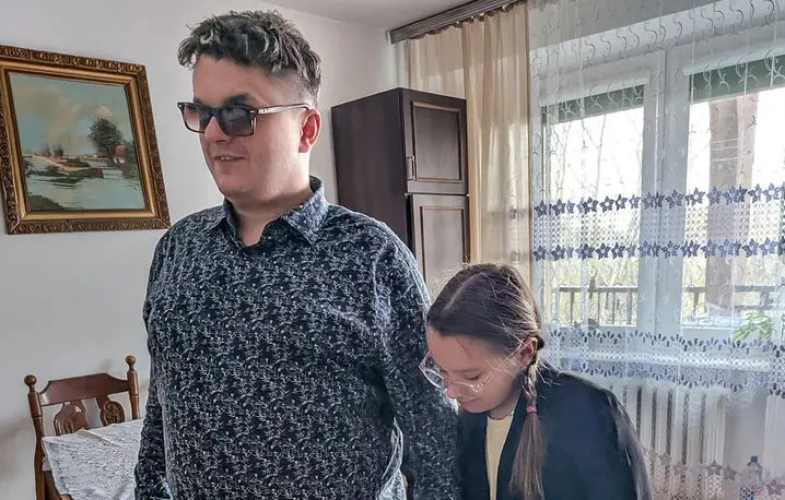  Jakub Stefańczyk z ośmioletnią córką Ewą, kwiecień 2026 r. // Fot. archiwum rodzinne