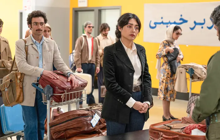 Golshifteh Farahani w filmie „CZYTAJĄC »LOLITĘ« W TEHERANIE” („Reading »Lolita« in Tehran”) – reż. Eran Riklis. Prod. Izrael/Włochy 2024. Dystryb. Aurora Films // materiały prasowe 