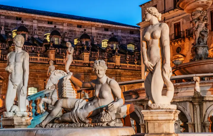 Fontanna Pretoria na Piazza Pretoria w Palermo // Fot. Tolo / Adobe Stock