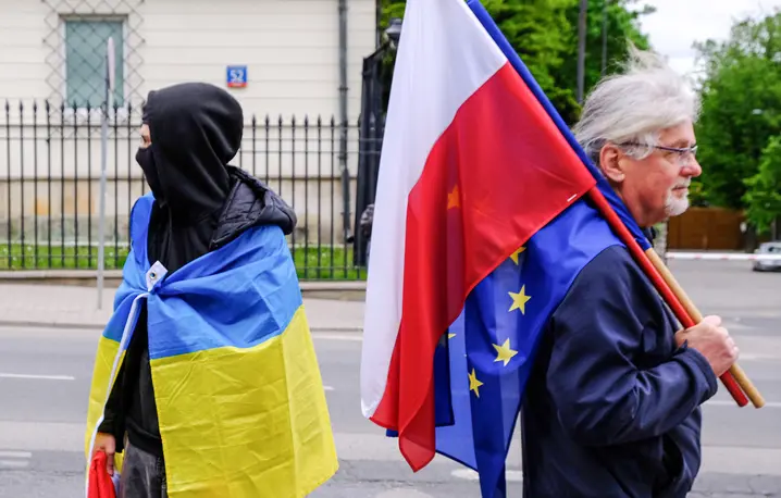 Konferencja Euromajdan-Warszawa przed ambasadą Rosji. Warszawa, 9 maja 2026 r. // Fot. Przemek Wierzchowski / Reporter