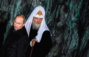 Władimir Putin oraz patriarcha Moskwy i Wszechrusi Cyryl, 2017 r. / ALEXANDER NEMENOV / REUTERS / FORUM