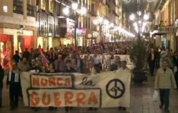 Manifestacja przeciw proamerykańskiej polityce rządu Aznara; Barcelona, październik 2002 / 