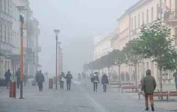 Poranna mgła w Lublinie. 9 listopada 2018 r. / WOJCIECH PACEWICZ / PAP