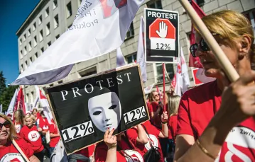 Pracownicy sądów i prokuratury domagali się 12 proc. podwyżki płac. Warszawa, 10 września 2021 r. / ATTILA HUSEJNOW / FORUM
