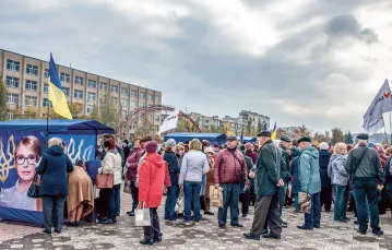 „Od tych wyborów zależy wszystko” – mówią lokalni dziennikarze.  Na zdjęciu: wiec poparcia dla Julii Tymoszenko, Siewierodonieck, październik 2018 r. / MARTYN AIM / CORBIS / GETTY IMAGES