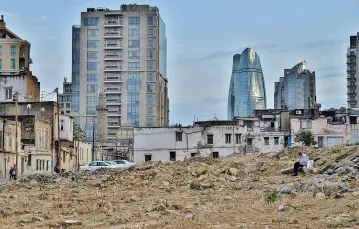 Wyburzane stare kamienice w centrum Baku, 2018 r. / JUSTYNA MARCINKOWSKA