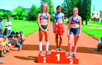 Annamária, romska dziewczyna, która wygrała bieg na 750 m w Moldavie nad Bodvou, 2018 r. / CENTRUM VOĽNÉHO ČASU CVRČEK