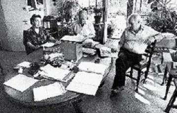 Jerzy Giedroyc, Zofia Hertz i Gustaw Herling-Grudziński w ogrodzie zimowym, 1987 / 
