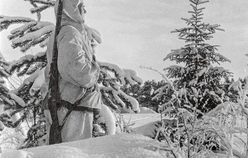 Fiński żołnierz w pobliżu Kemijärvi, Laponia, 11 lutego 1940 r. /  / FINNISH WARTIME PHOTOGRAPH ARCHIVE