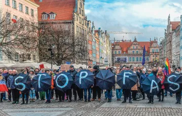 Antyfaszystowska manifestacja Komitetu Obrony Demokracji „Faszyzm Stop!”, Gdańsk, 19 listopada 2017 r. / ŁUKASZ DEJNAROWICZ / FORUM