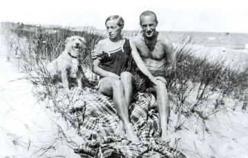 Katarzyna Kobro i Władysław Strzemiński na plaży w Chałupach, sierpień 1928 r. / ARCHIWUM PRYWATNE // MUZEUM SZTUKI W ŁODZI