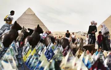 Targ z pamiątkami przy piramidach w Gizie / fot. Mateusz Torbus / 