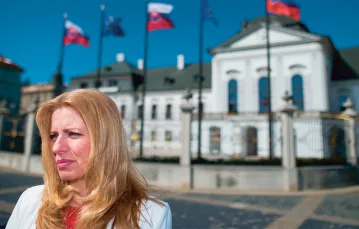 Zuzana Caputová przed spotkaniem z dziennikarzami po zaprzysiężeniu na prezydentkę Słowacji. Bratysława, 31 marca 2019 r. / VLADIMIR SIMICEK / AFP / EAST NEWS