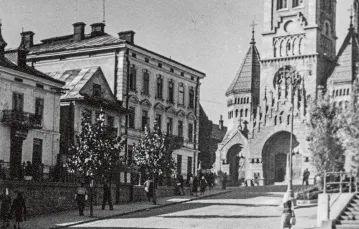 Kościół dominikanów, w którym zbierali się powstańcy. Czortków, lata 1939-1945.  / NARODOWE ARCHIWUM CYFROWE