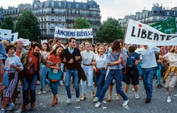 Demonstracja w obronie prywatnych szkół, Paryż, maj 1984  r. / PHILIPPE LE TELLIER / GETTY IMAGES