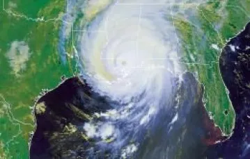 Zdjęcie satelitarne huraganu Katrina u wybrzeży Zatoki Meksykańskiej, 29 sierpnia / 