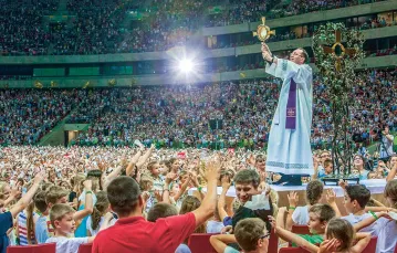 Podczas rekolekcji „Jezus na Stadionie Narodowym”, Warszawa, lipiec 2015 r. / TOMASZ GOŁĄB / FOTO GOŚĆ / FORUM