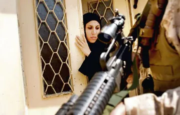 Kadr z filmu „Bitwa o Irak” w reżyserii Nicka Broomfielda / 