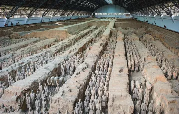 Armia terakotowa w mauzoleum pierwszego cesarza Chin. / BE&W