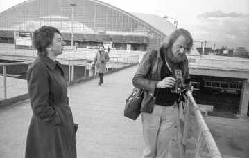 Anka Ptaszkowska i Eustachy Kossakowski. Paryż, 1971 r. / TADEUSZ ROLKE / AGENCJA WYBORCZA.PL