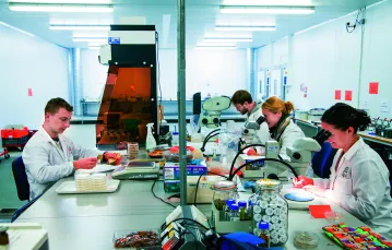 W laboratoriach Millenium Seed Bank, Wakehurst pod Londynem, 2018 r. / fot. Michał Kuźmiński / Michał Kuźmiński