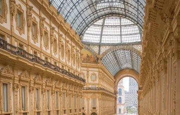 Vittorio Emanuele II w Mediolanie, najstarszy pasaż handlowy we Włoszech, 19 maja 2020 r. / IPA / BACKGRID / FORUM